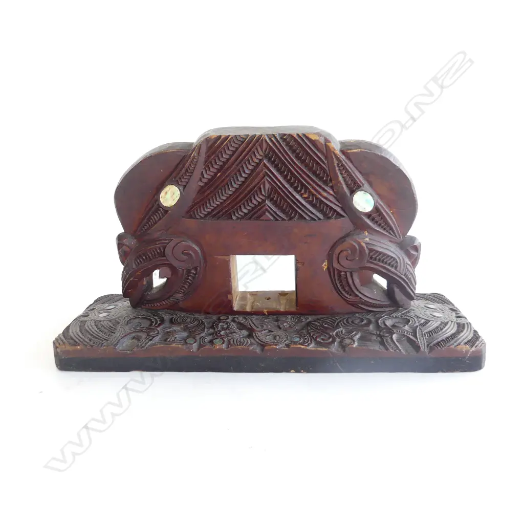 An old Māori well carved wood clock stand, Image 1++